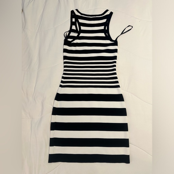 NWOT BEBE Black & White Striped Bodycon Dress🖤🤍 - Picture 5 of 7